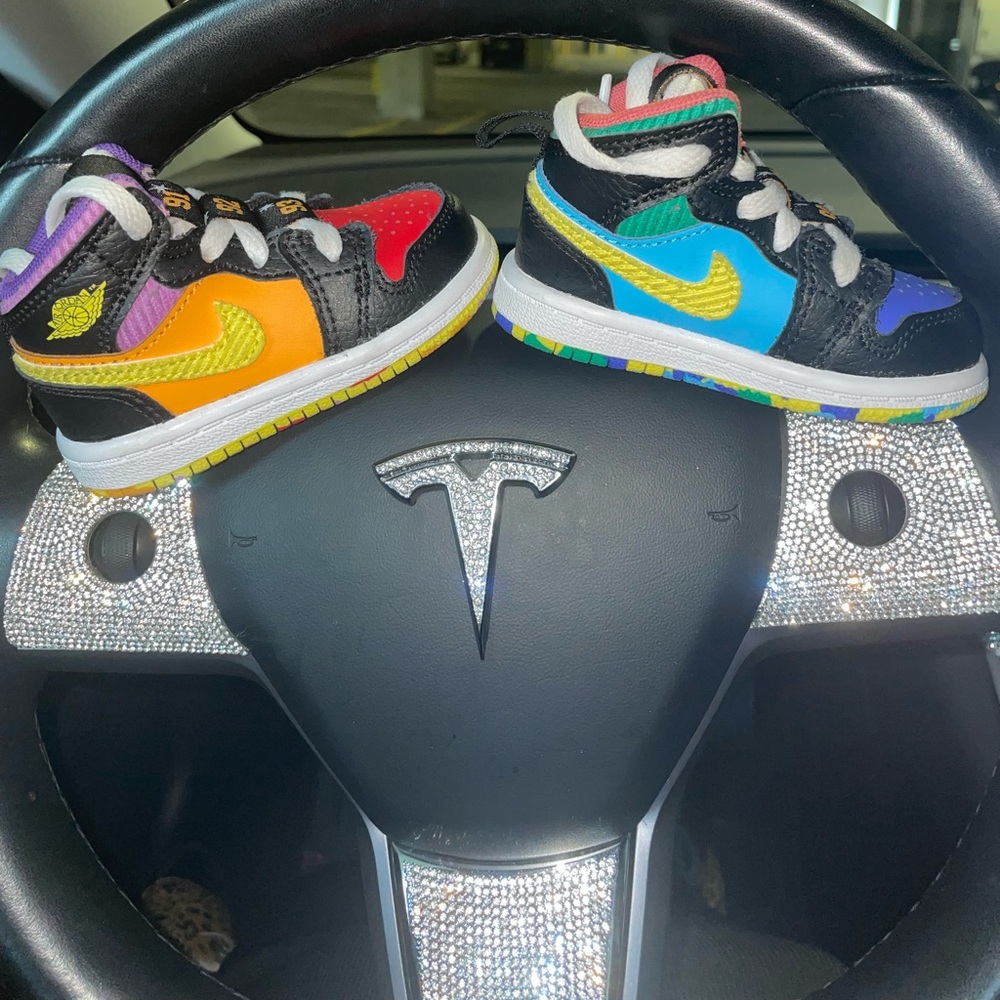 Baby JORDAN 1 MID SS (TD)